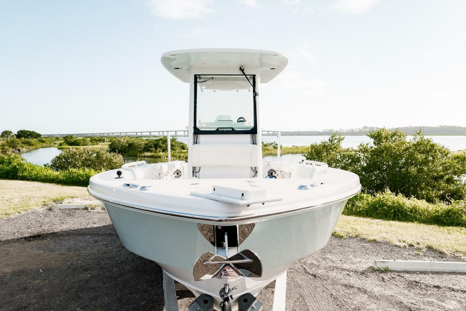 2022 Everglades 253 CC — photo 6