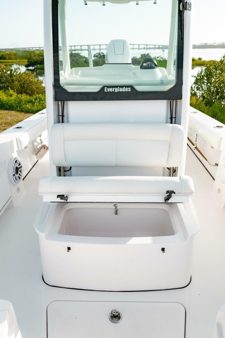 2022 Everglades 253 CC — photo 13