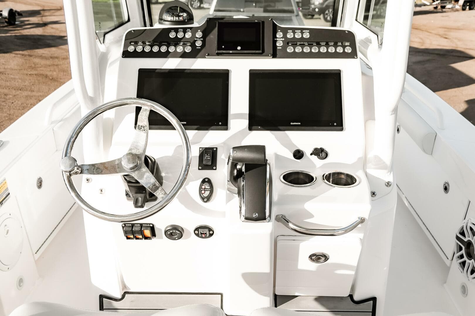 2022 Everglades 253 CC — photo 15