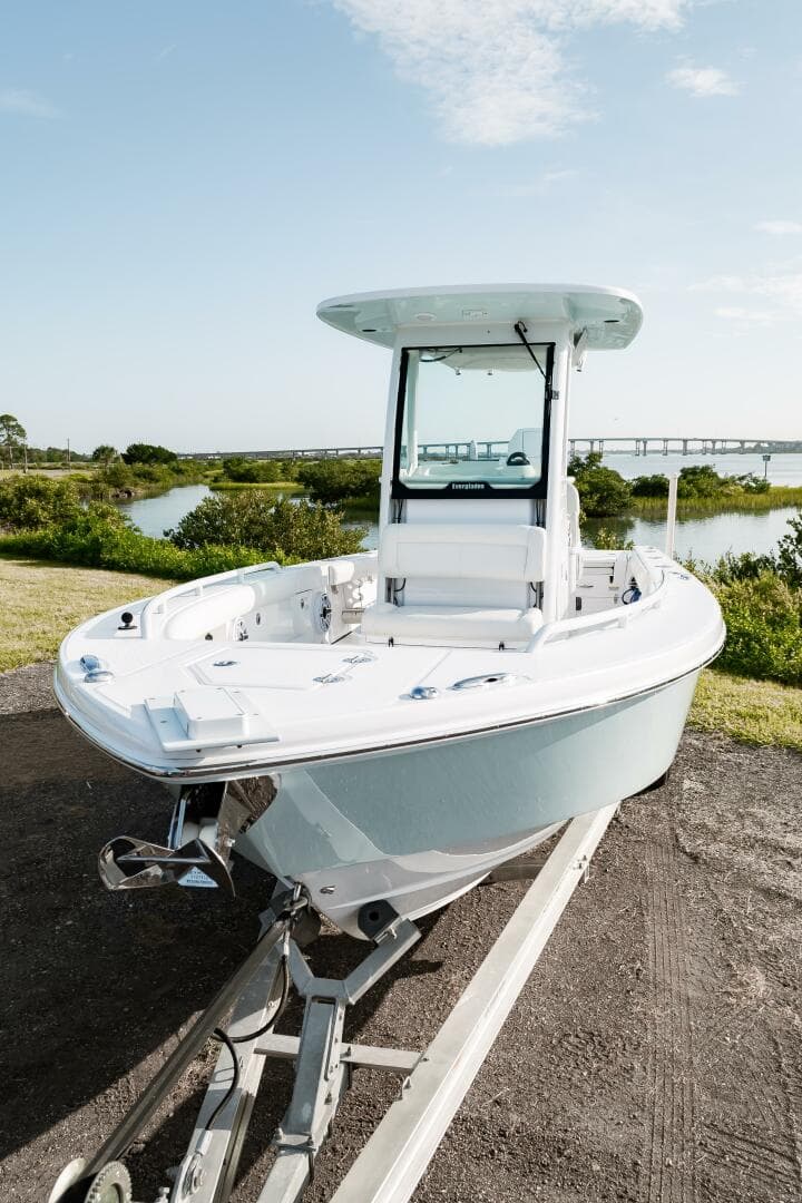 2022 Everglades 253 CC — photo 5