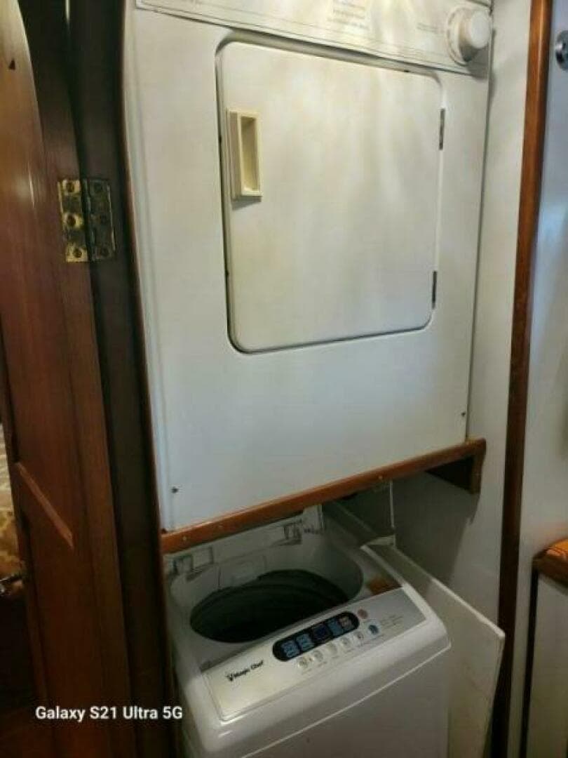 1987 Marine Trader Wide Body — photo 105