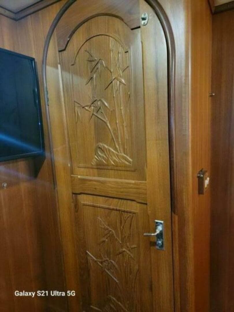 1987 Marine Trader Wide Body — photo 85