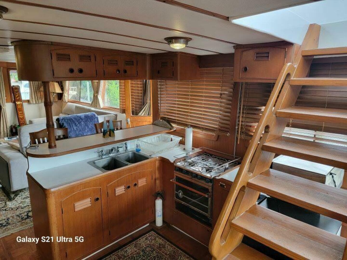 1987 Marine Trader Wide Body — photo 63