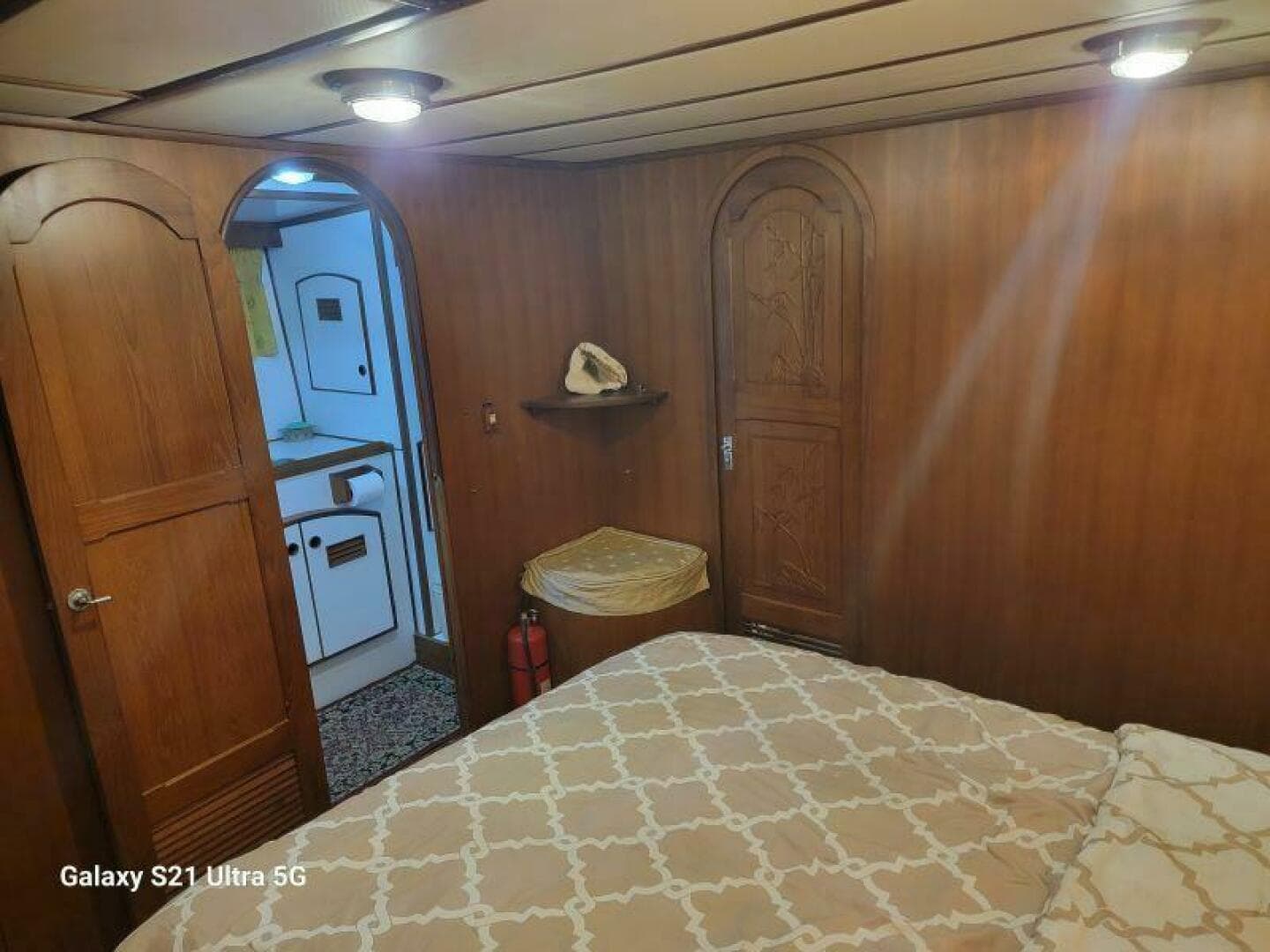 1987 Marine Trader Wide Body — photo 98