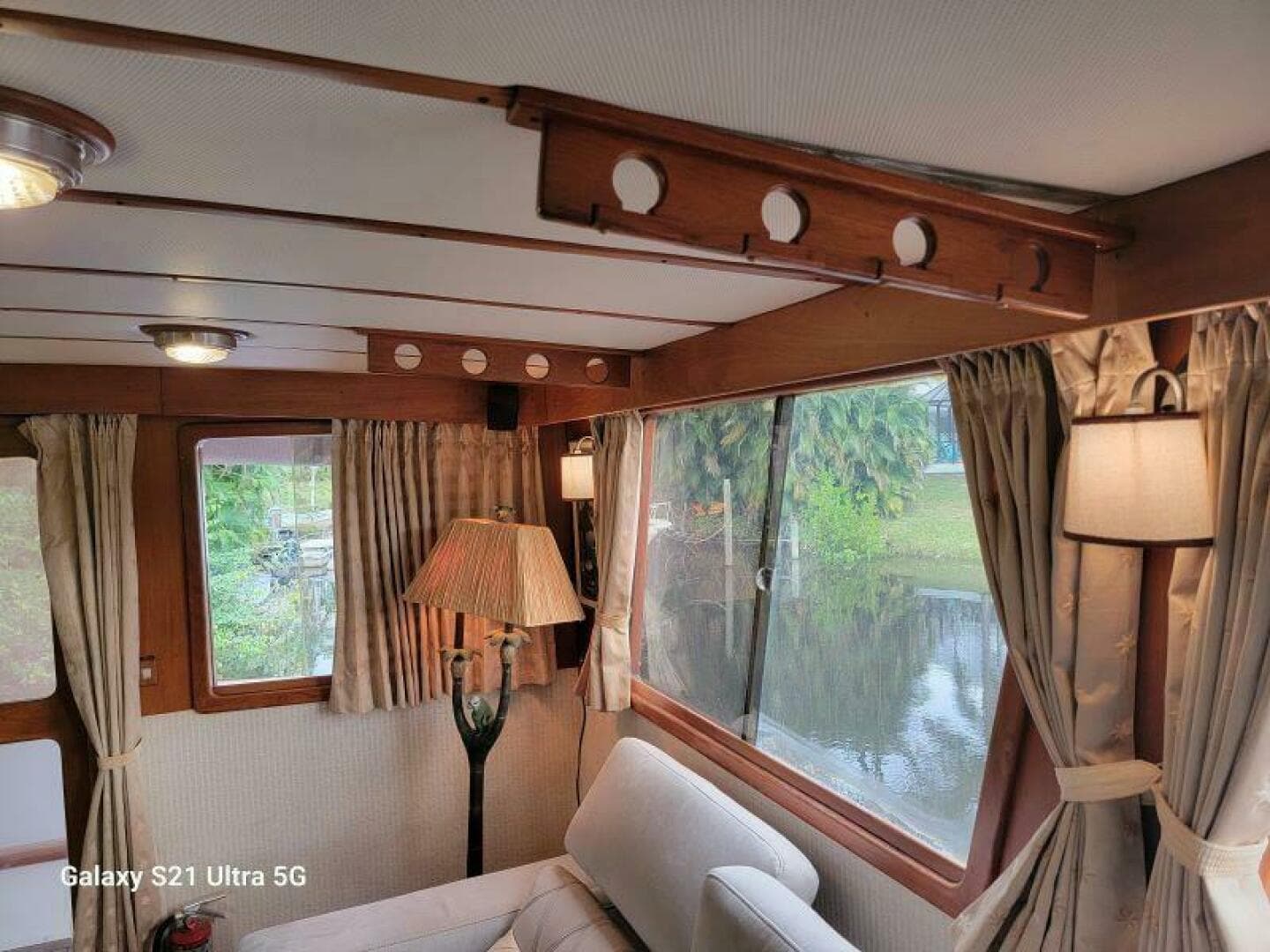 1987 Marine Trader Wide Body — photo 68