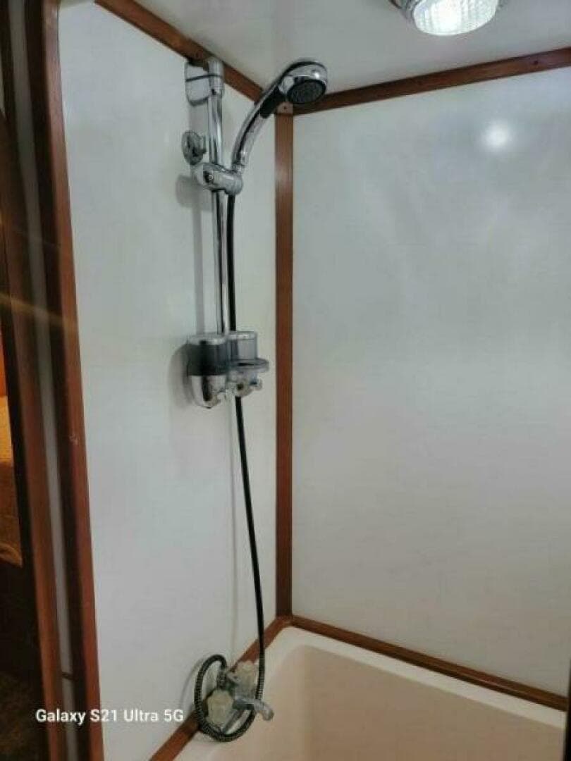 1987 Marine Trader Wide Body — photo 94