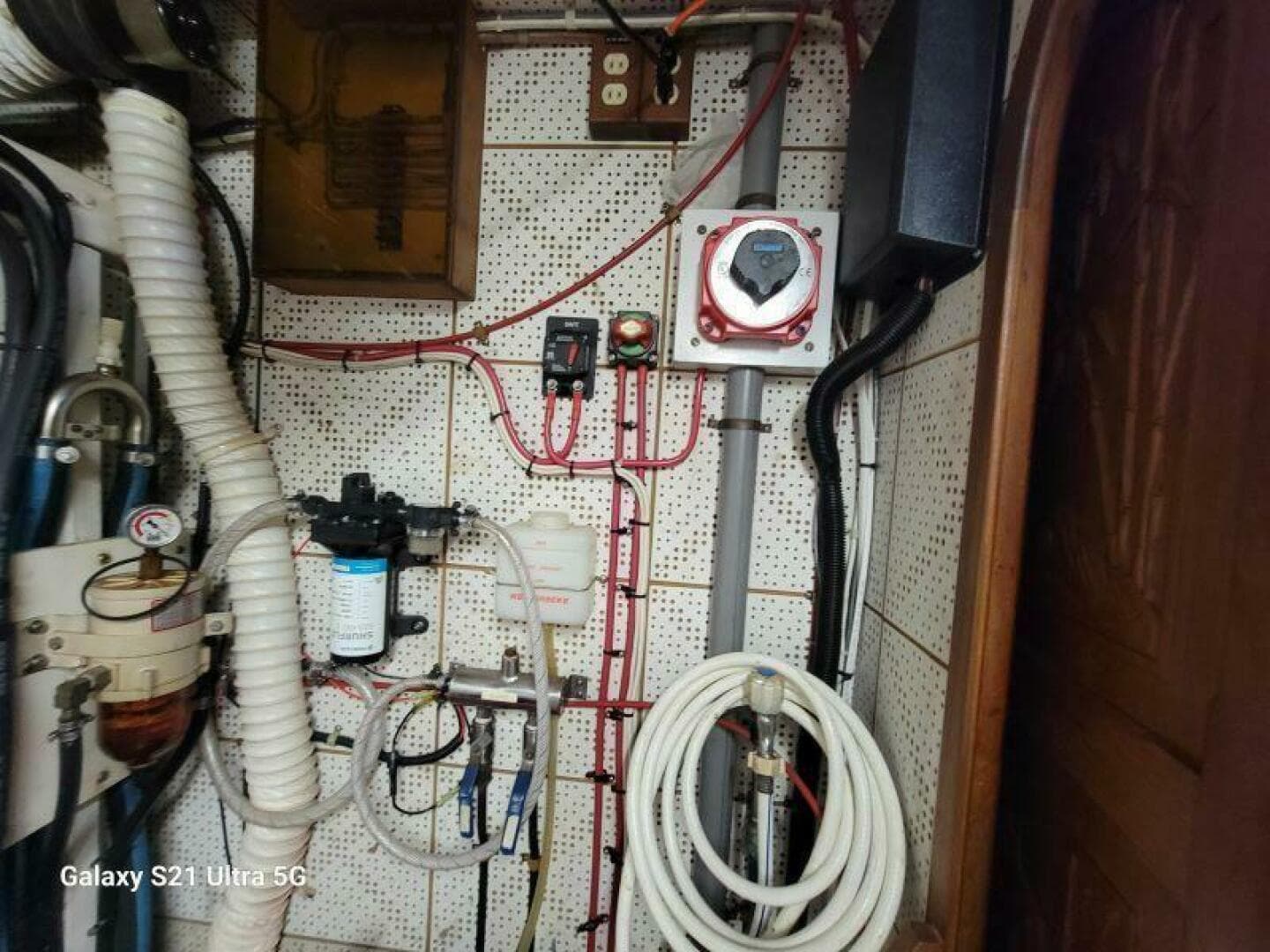 1987 Marine Trader Wide Body — photo 128