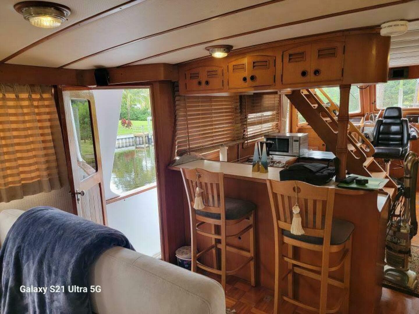 1987 Marine Trader Wide Body — photo 71