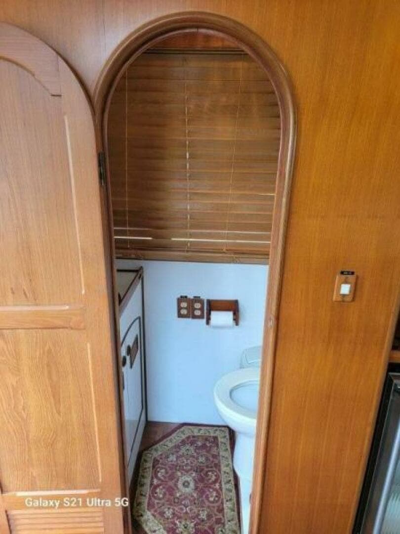 1987 Marine Trader Wide Body — photo 40