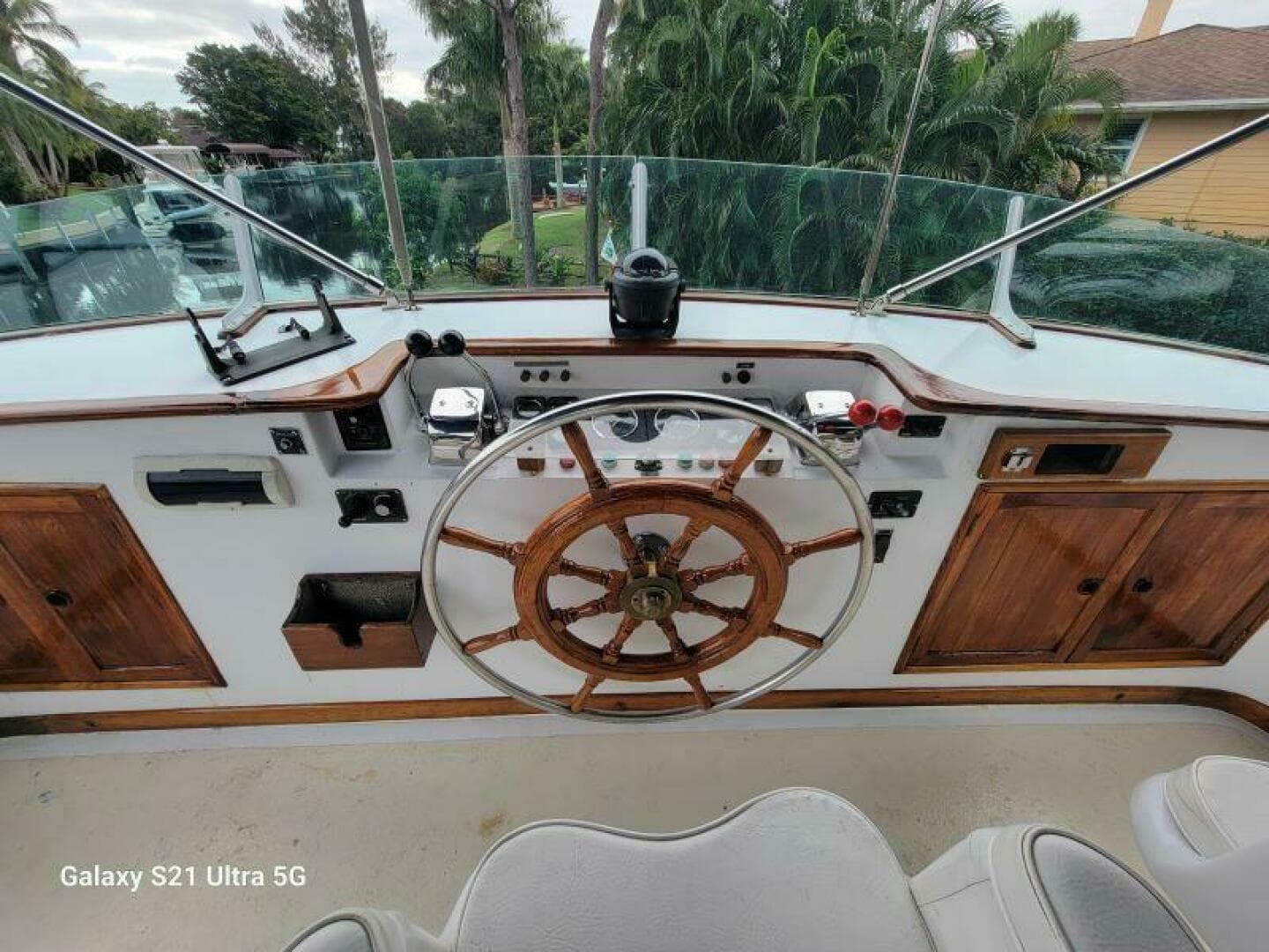 1987 Marine Trader Wide Body — photo 46