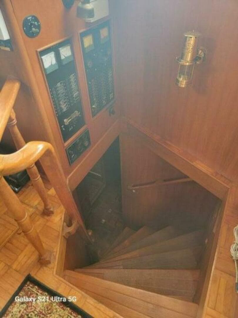 1987 Marine Trader Wide Body — photo 31