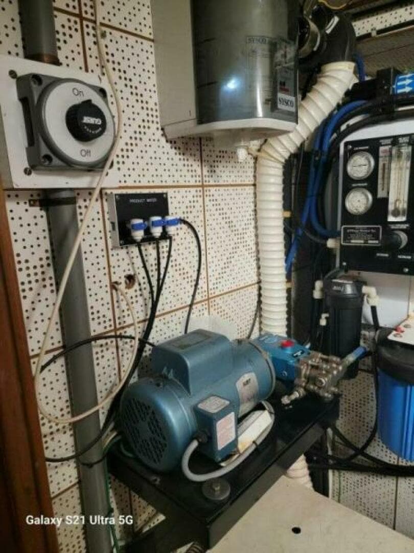 1987 Marine Trader Wide Body — photo 119