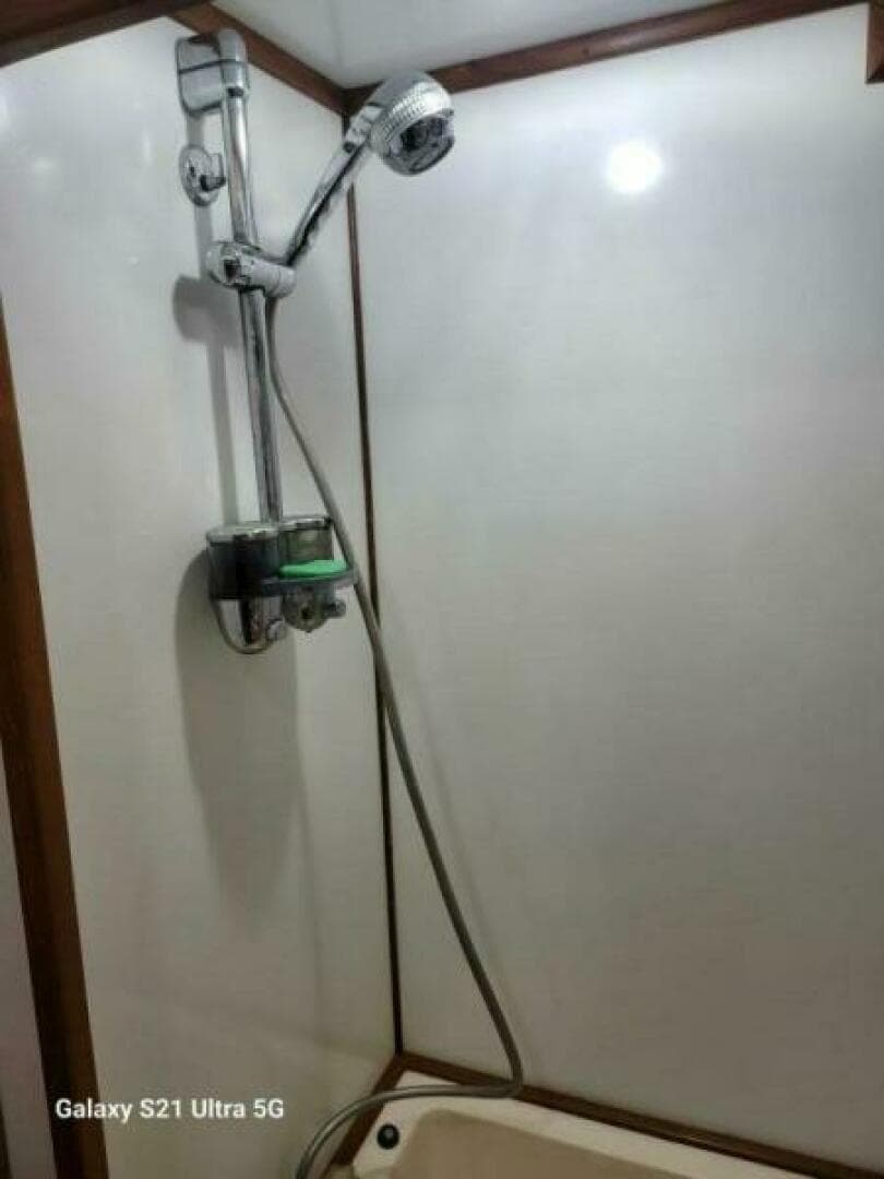 1987 Marine Trader Wide Body — photo 103