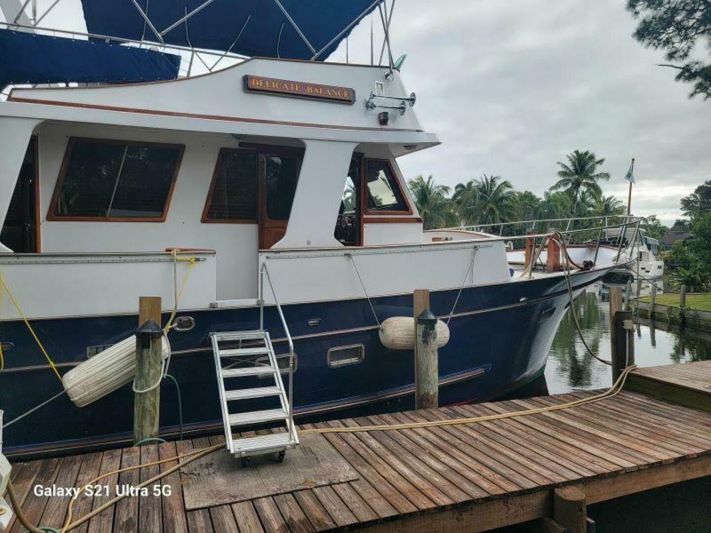 1987 Marine Trader Wide Body — photo 5