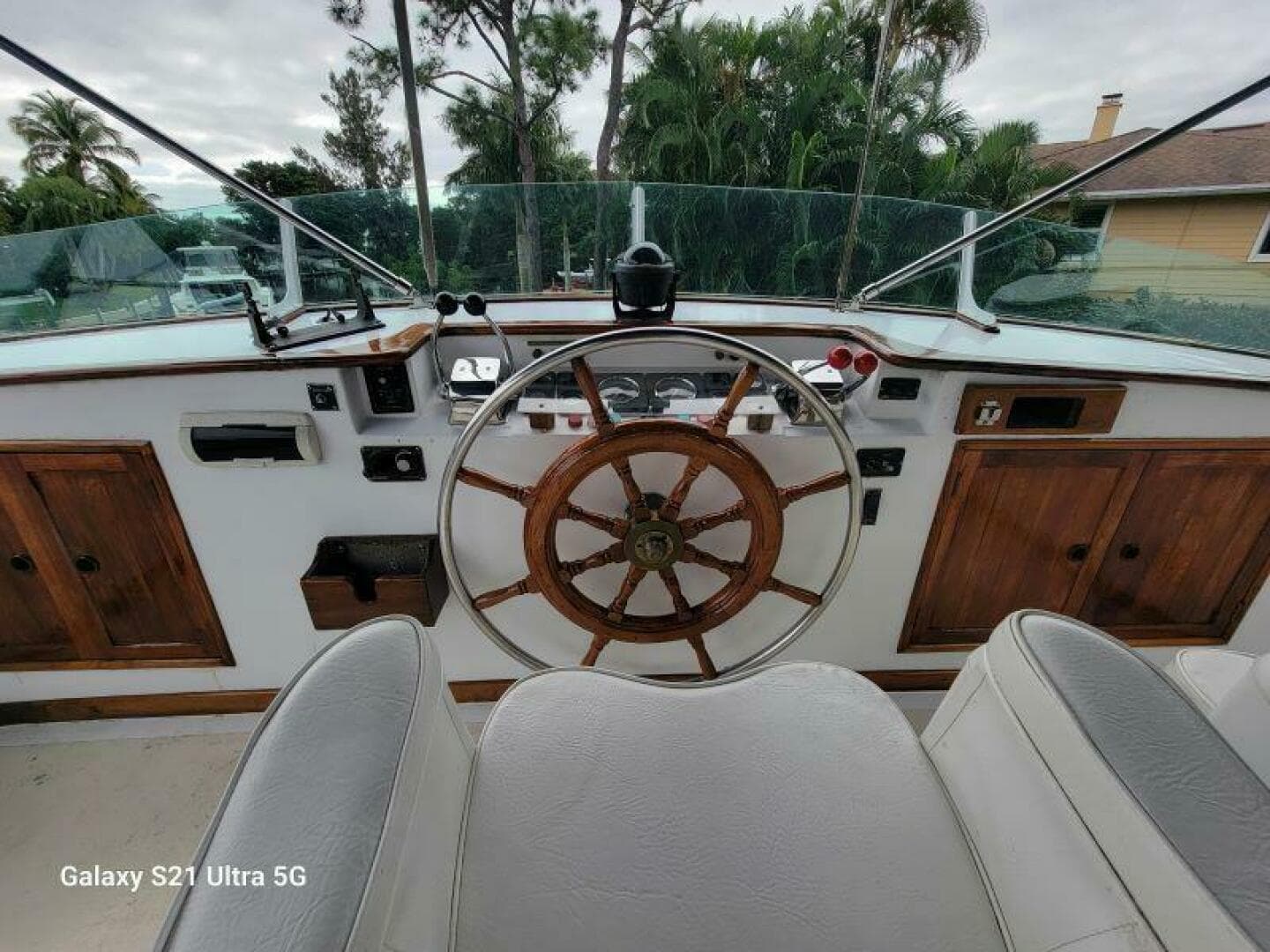 1987 Marine Trader Wide Body — photo 44