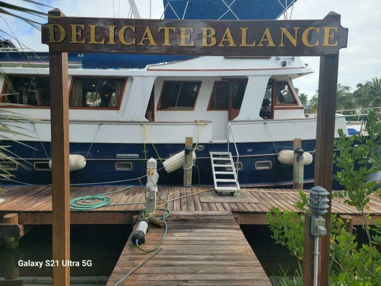 1987 Marine Trader Wide Body — photo 2