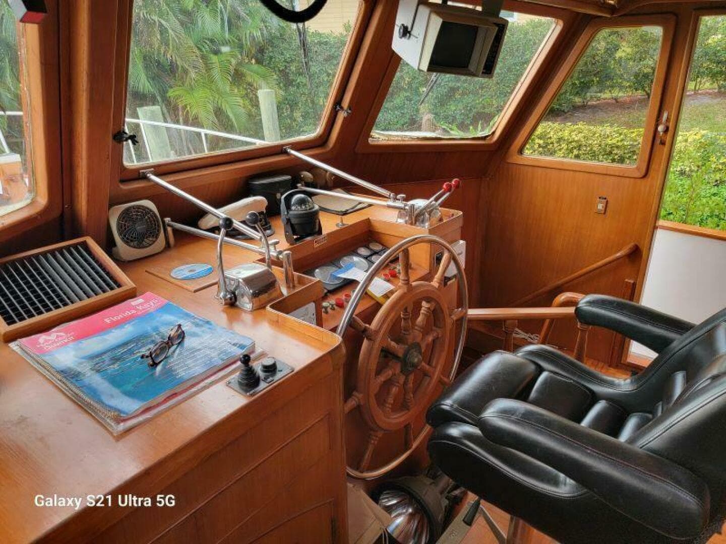 1987 Marine Trader Wide Body — photo 29