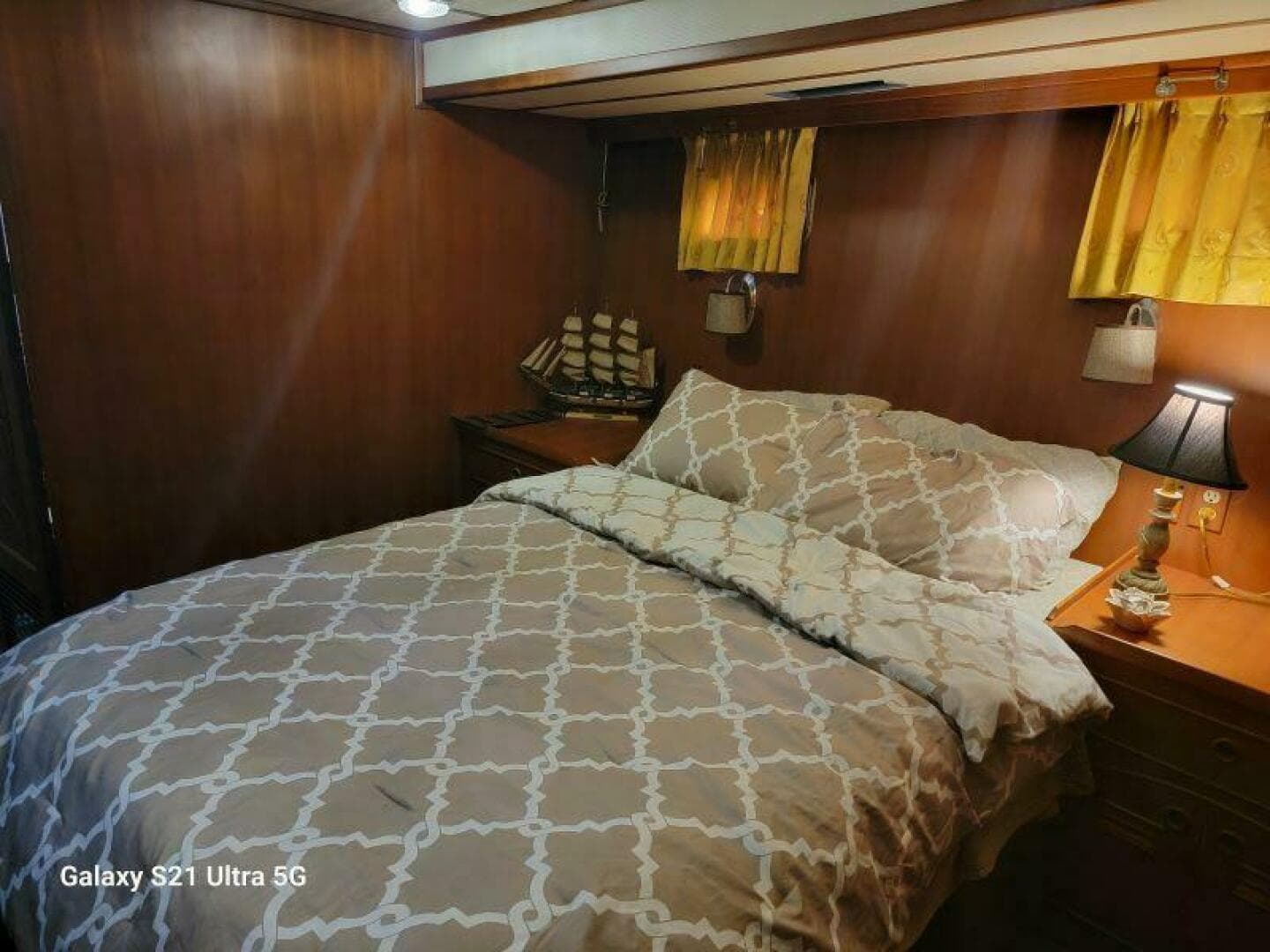 1987 Marine Trader Wide Body — photo 96