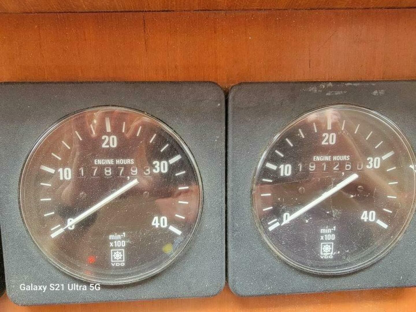 1987 Marine Trader Wide Body — photo 37