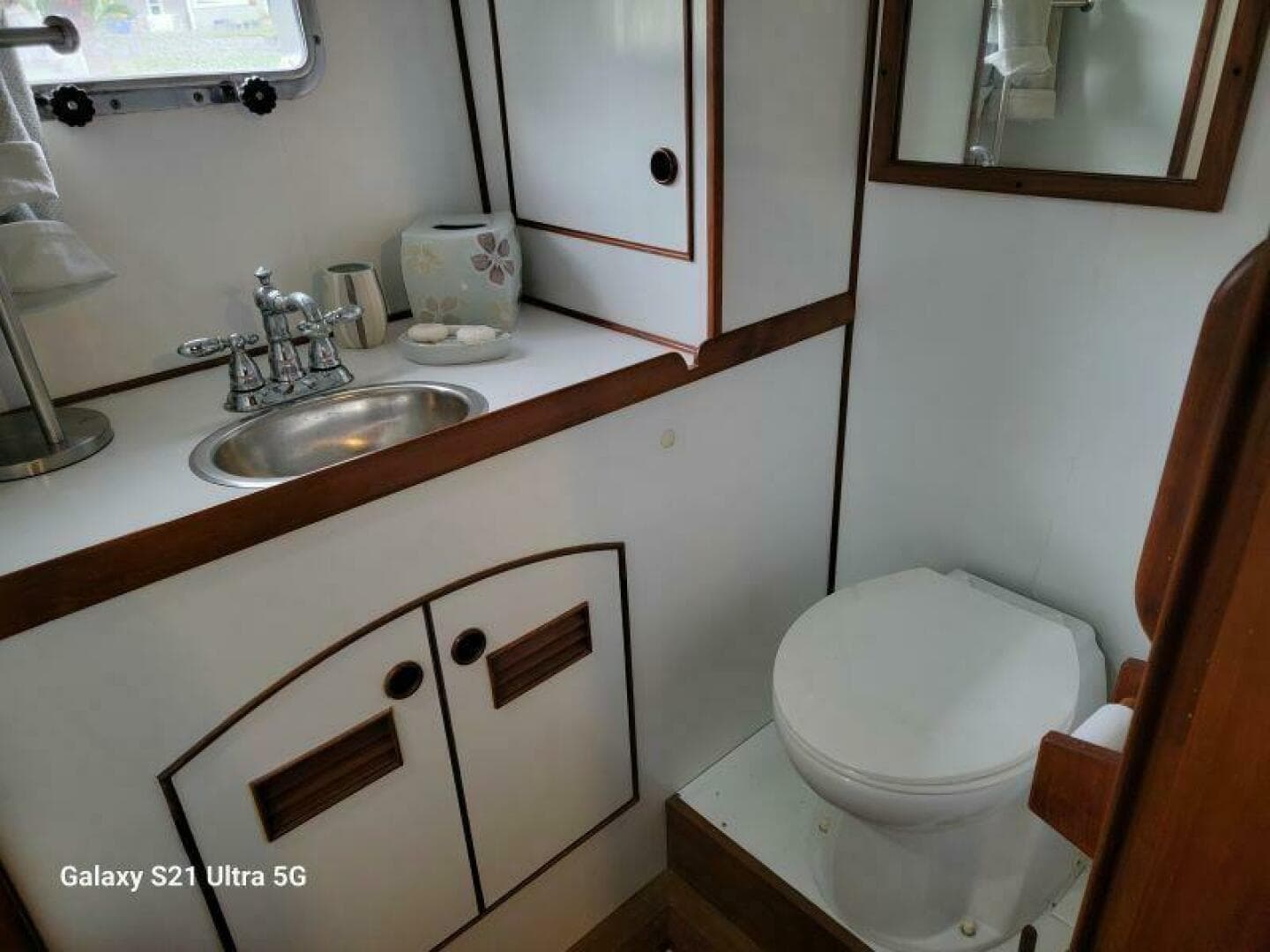 1987 Marine Trader Wide Body — photo 91