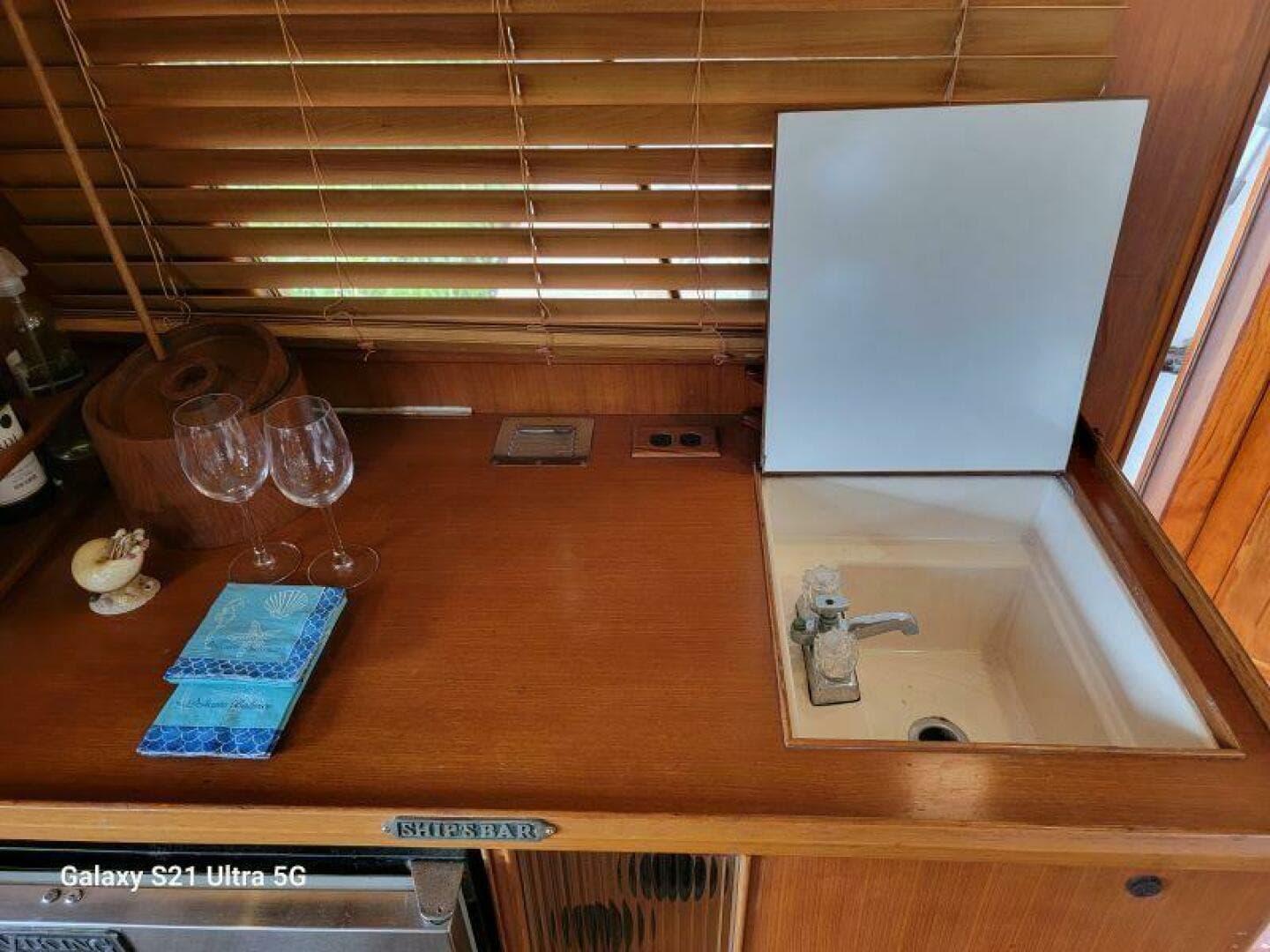 1987 Marine Trader Wide Body — photo 75