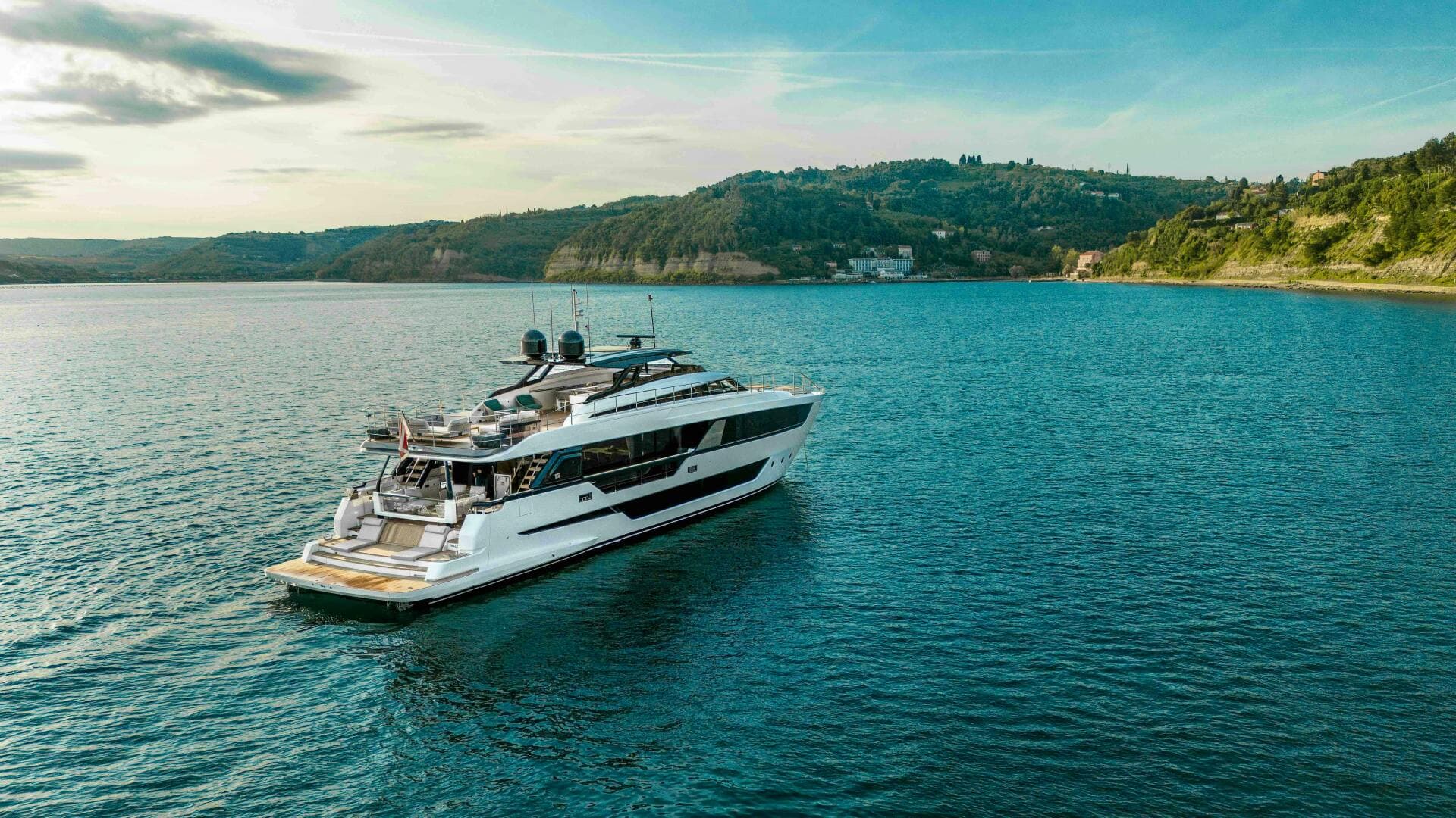 2023 Ferretti Yachts Ferretti 1000 — photo 3