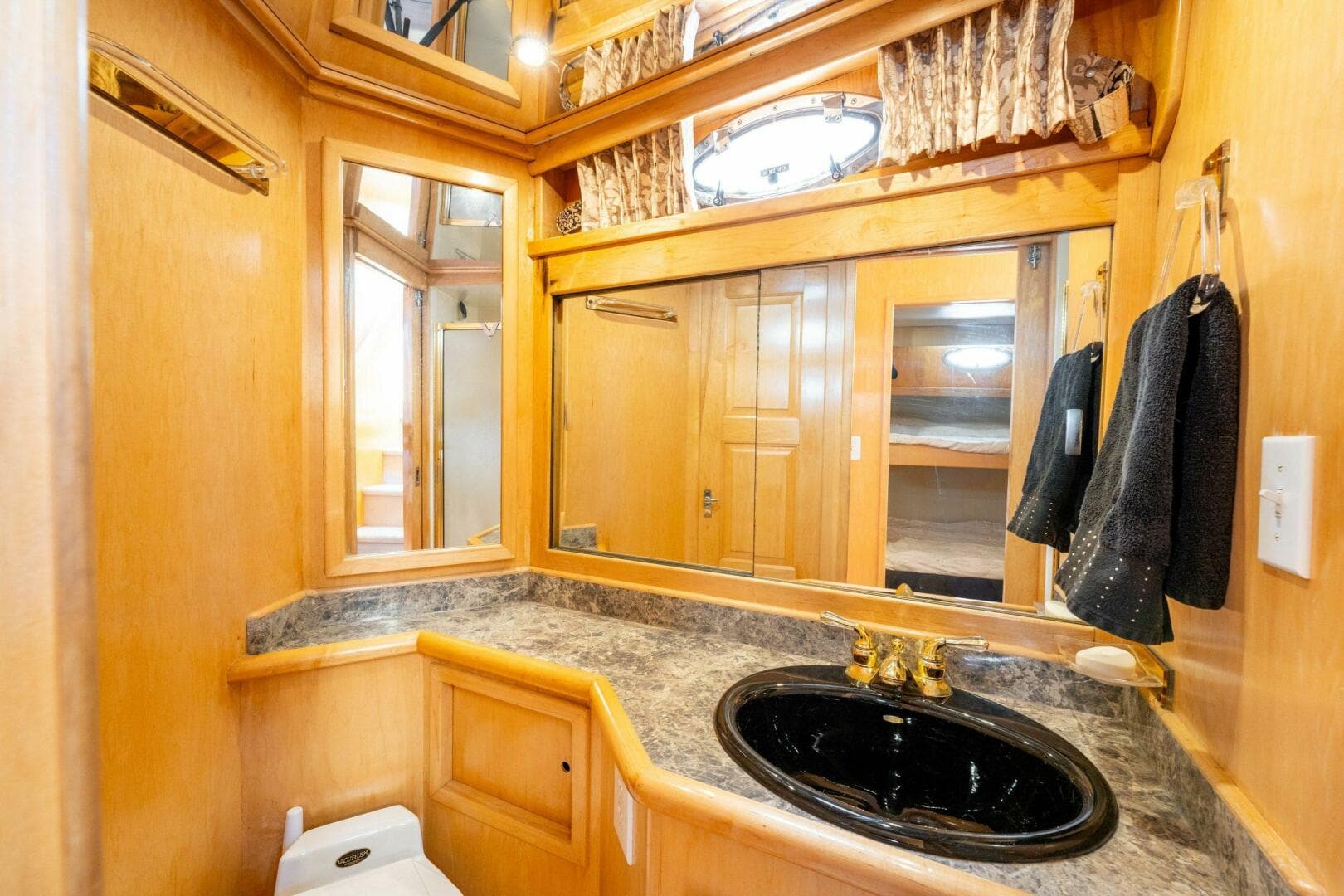 1997 Navigator Sundance 5600 — photo 92