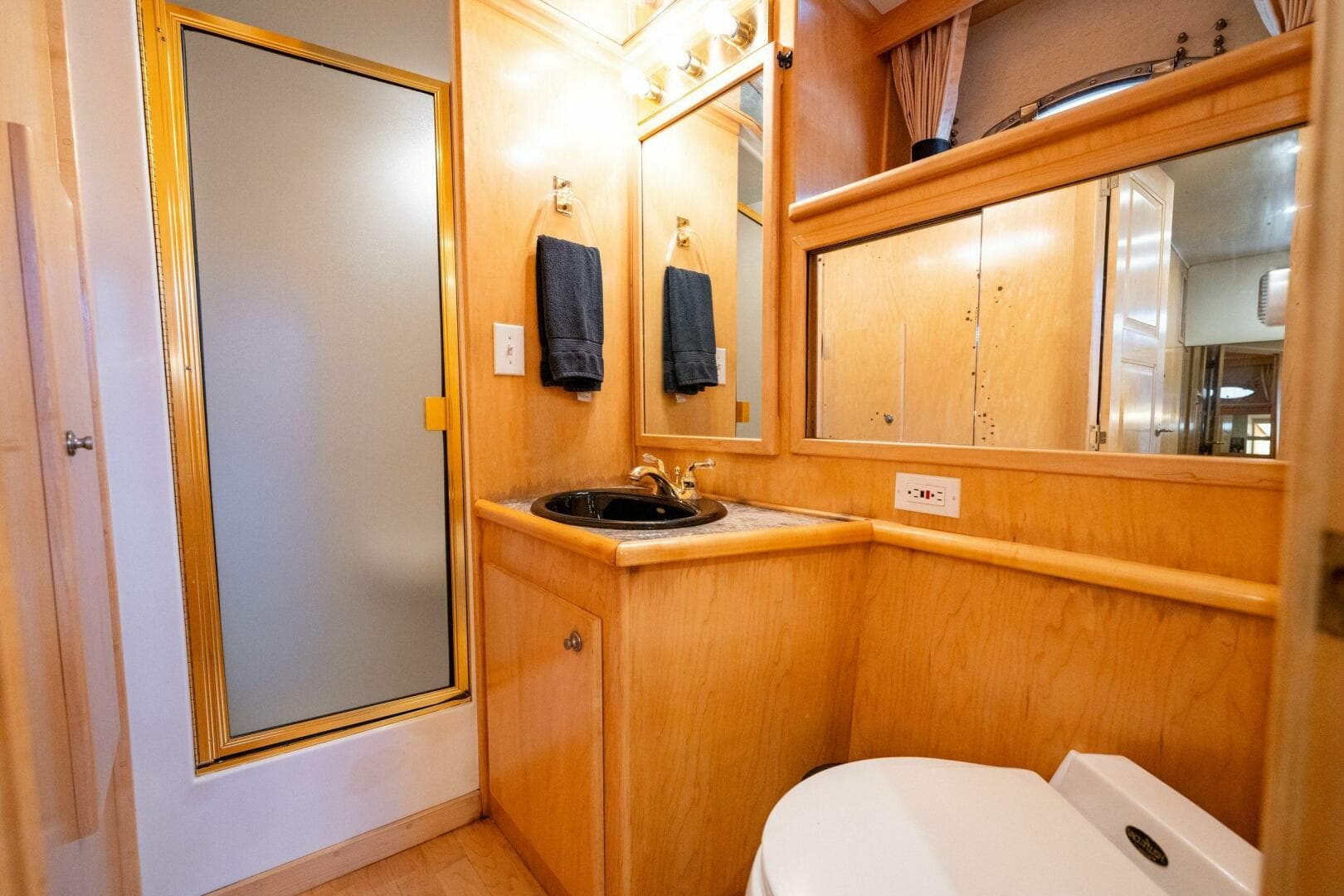 1997 Navigator Sundance 5600 — photo 105