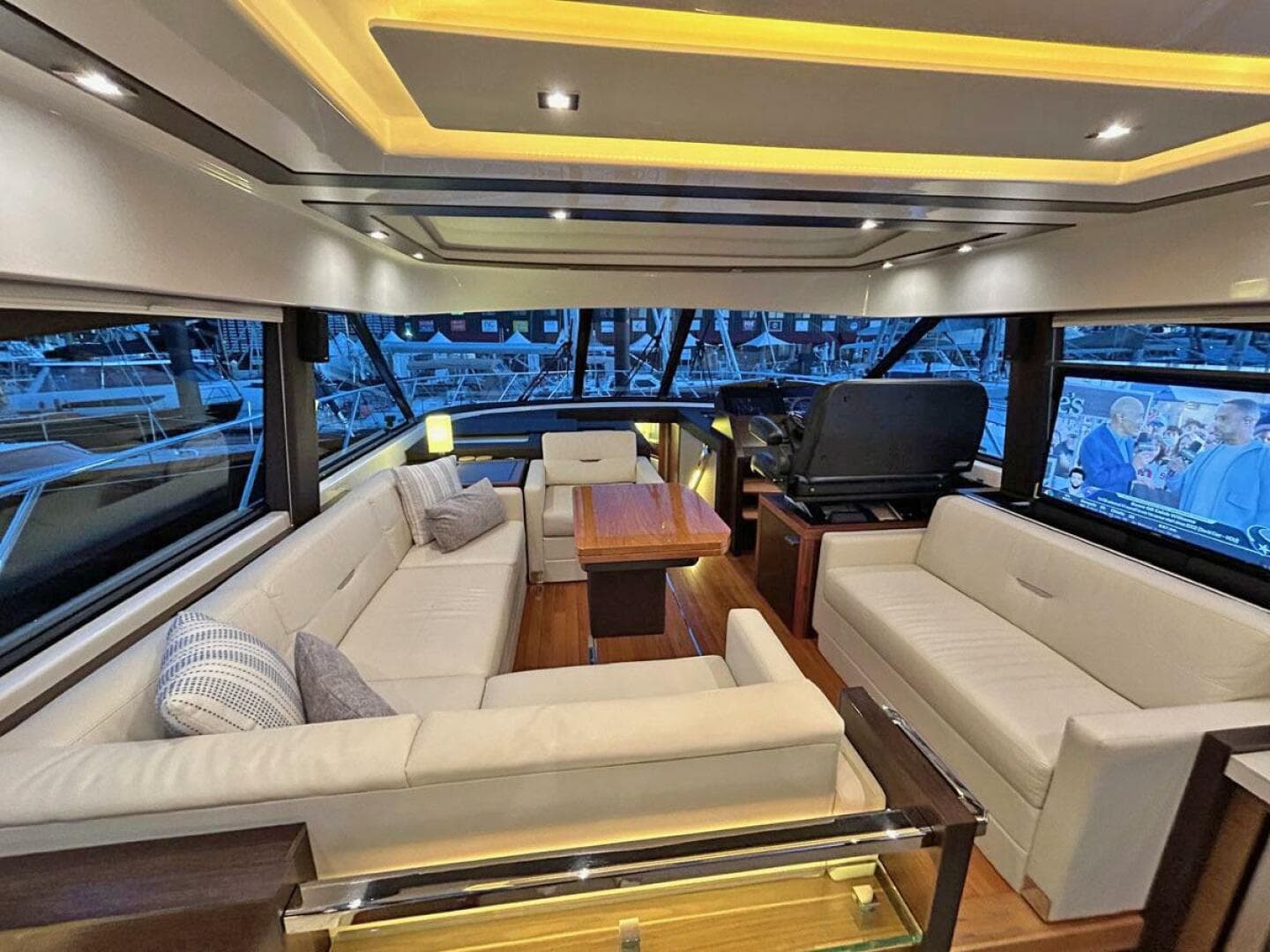 2018 Tiara Yachts 53 Coupe — photo 15