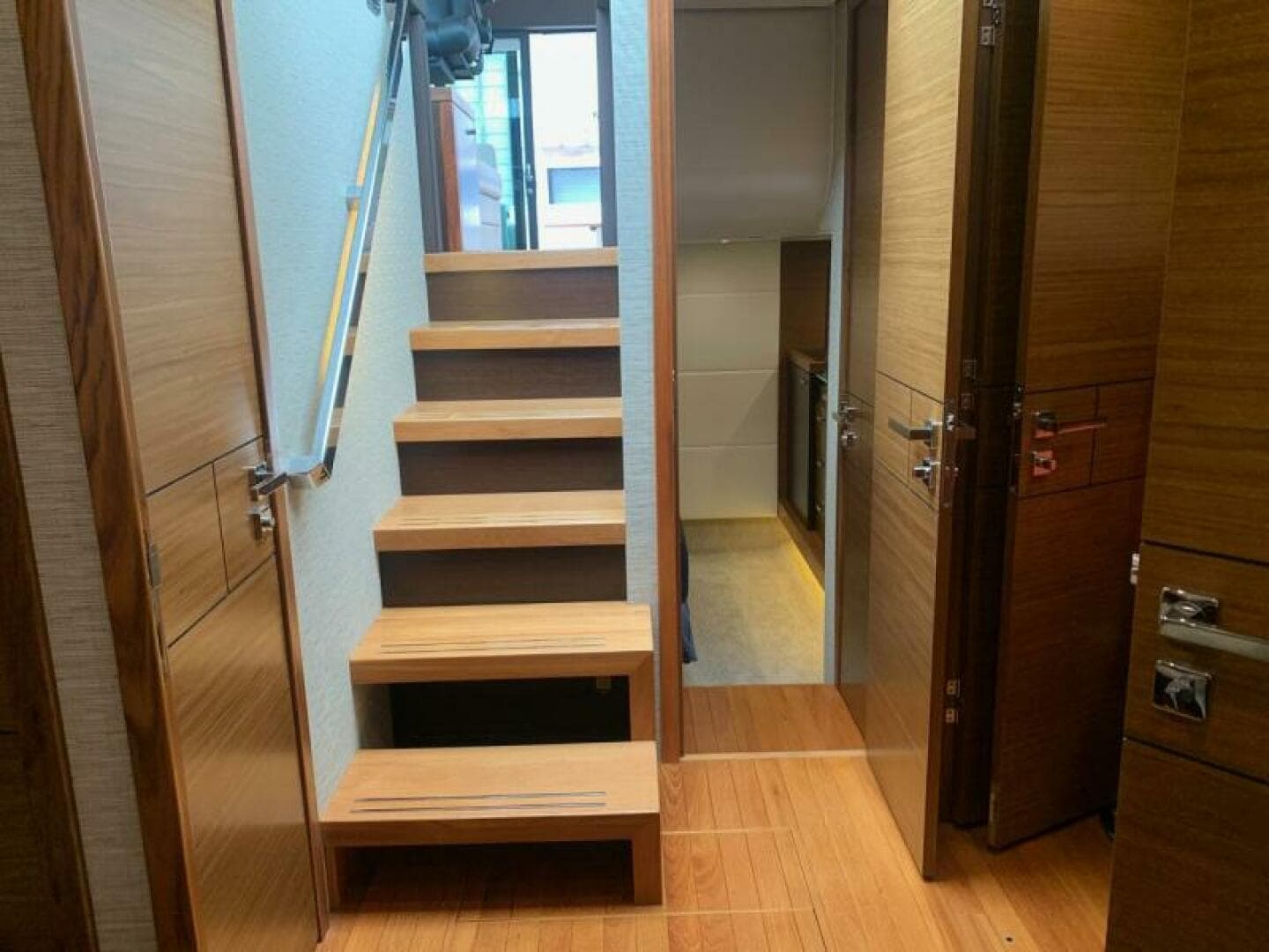 2018 Tiara Yachts 53 Coupe — photo 20