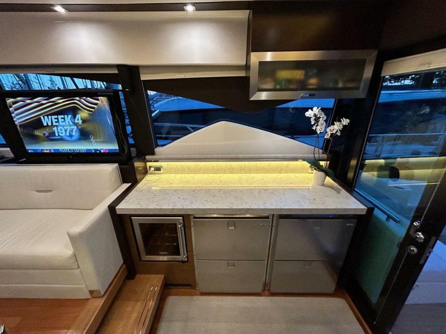 2018 Tiara Yachts 53 Coupe — photo 13