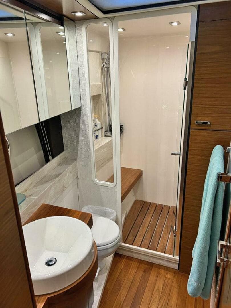 2018 Tiara Yachts 53 Coupe — photo 34