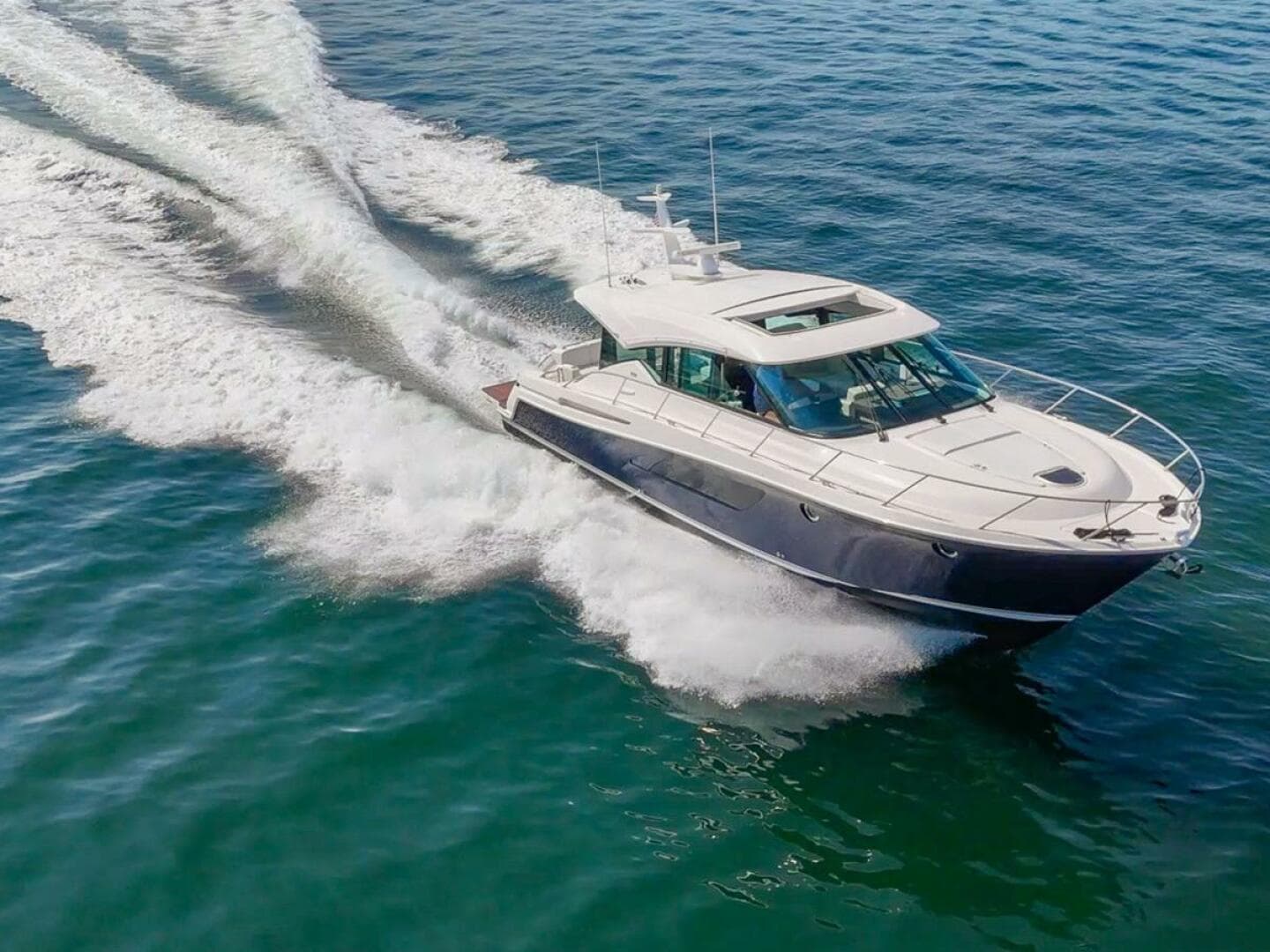 2018 Tiara Yachts 53 Coupe — photo 2