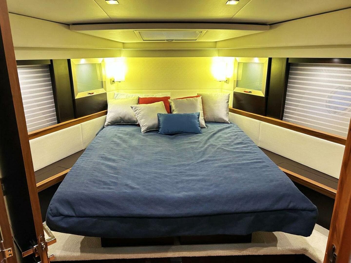 2018 Tiara Yachts 53 Coupe — photo 27