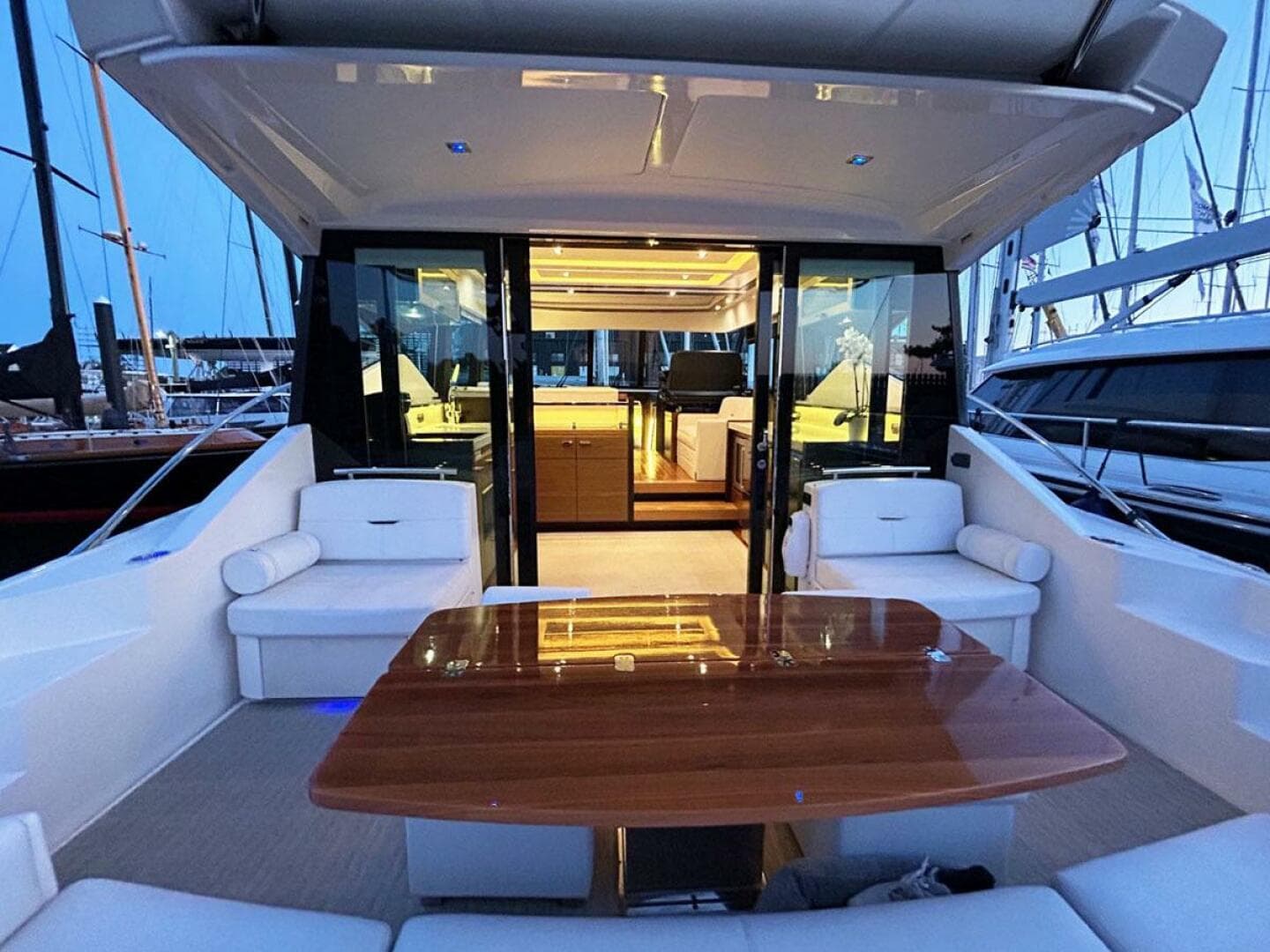 2018 Tiara Yachts 53 Coupe — photo 10