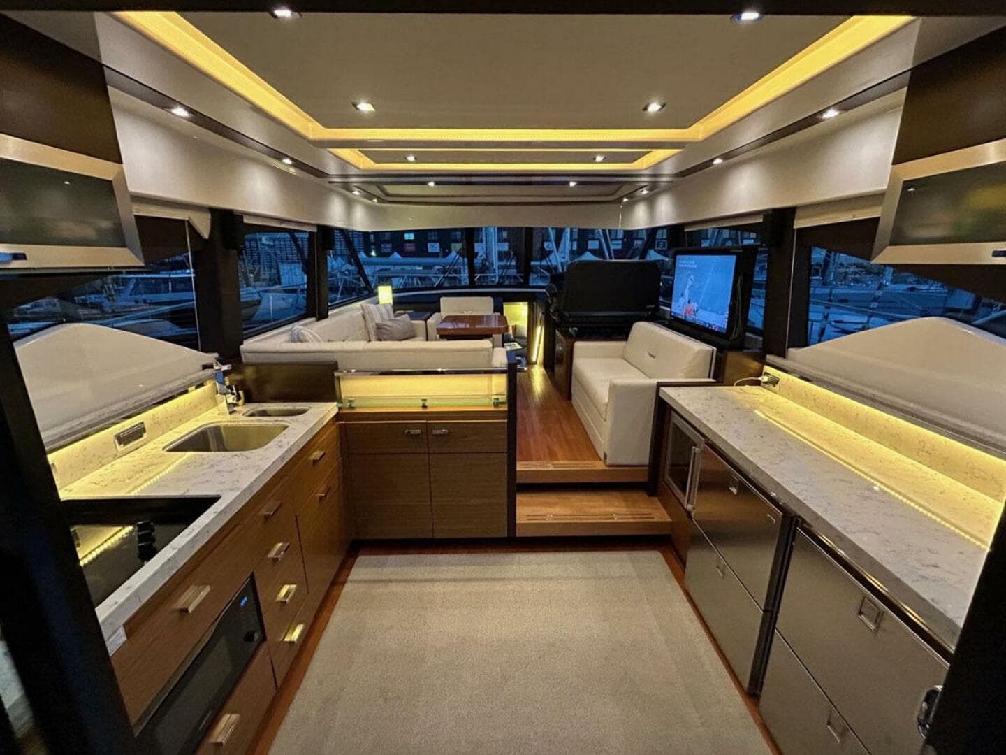 2018 Tiara Yachts 53 Coupe — photo 11