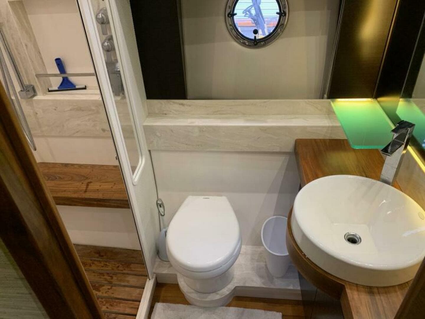 2018 Tiara Yachts 53 Coupe — photo 24