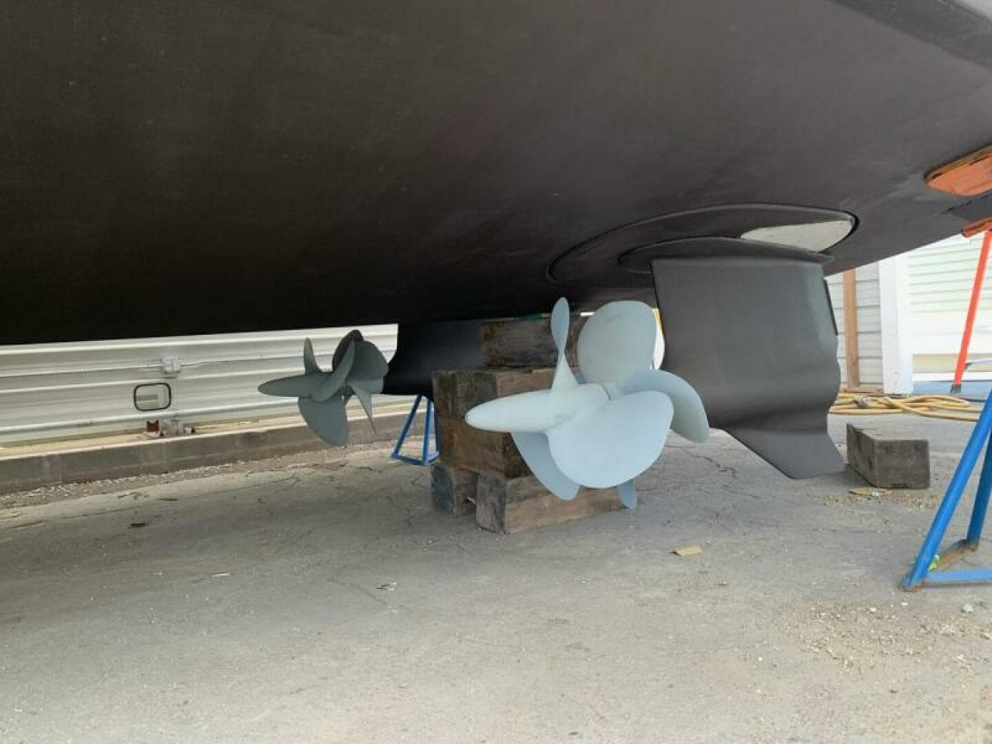 2018 Tiara Yachts 53 Coupe — photo 41