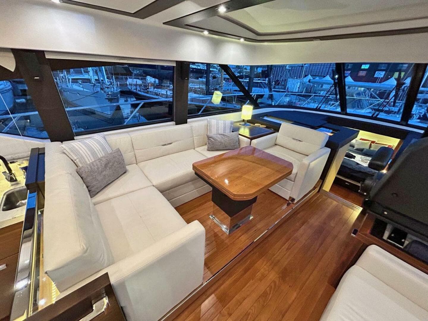 2018 Tiara Yachts 53 Coupe — photo 16