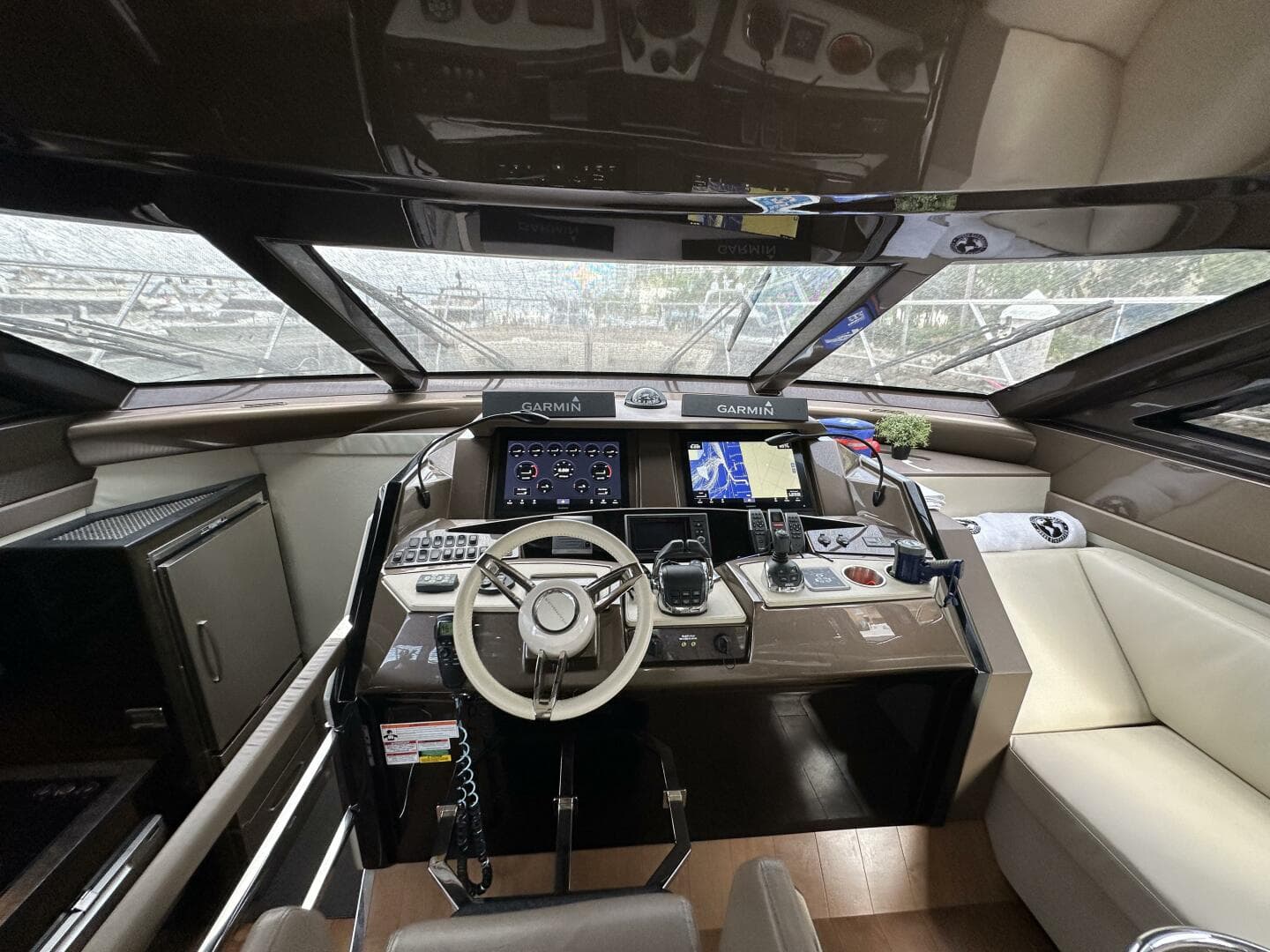 2013 Marquis 630 Sport Yacht — photo 25