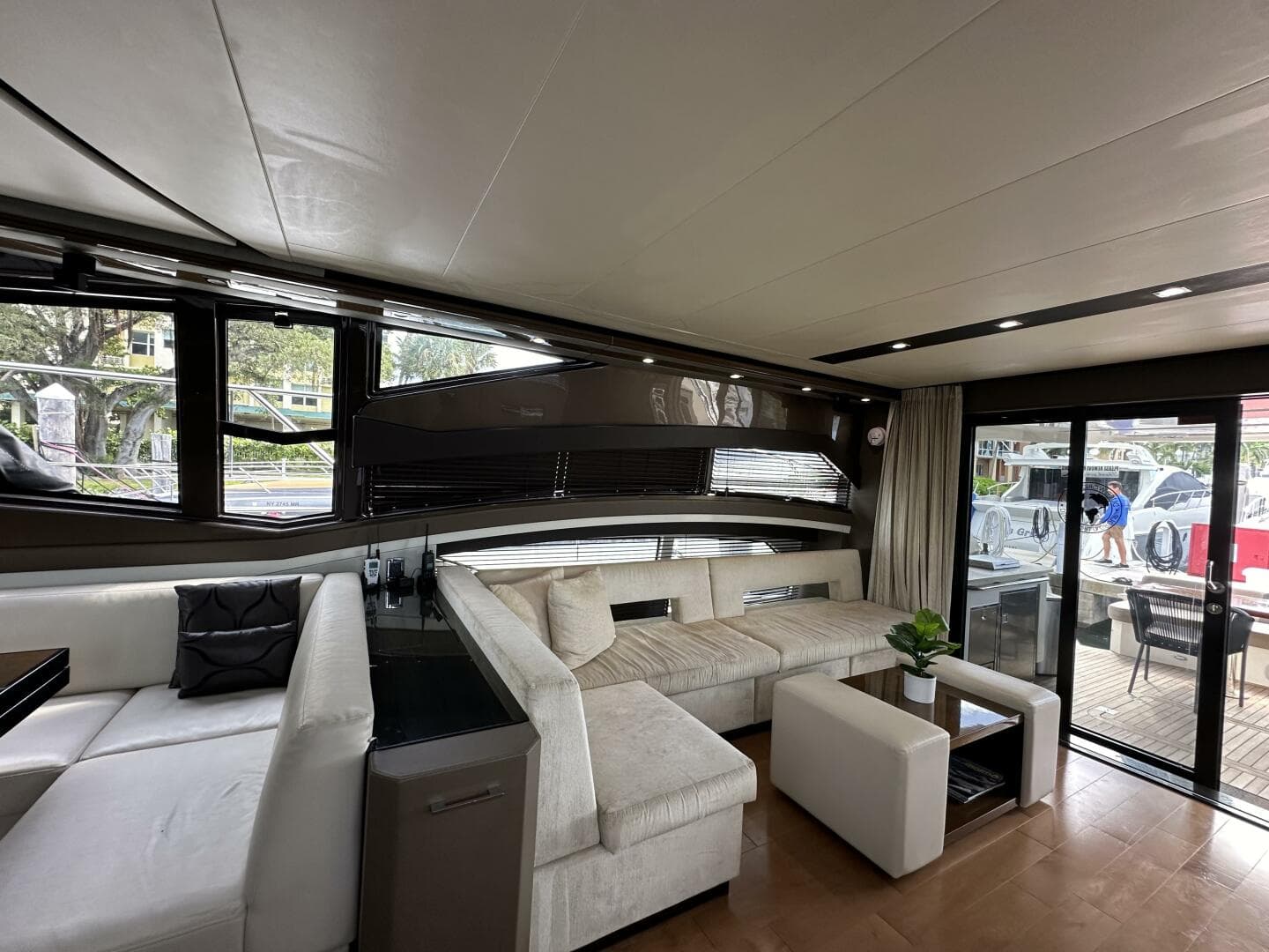 2013 Marquis 630 Sport Yacht — photo 21