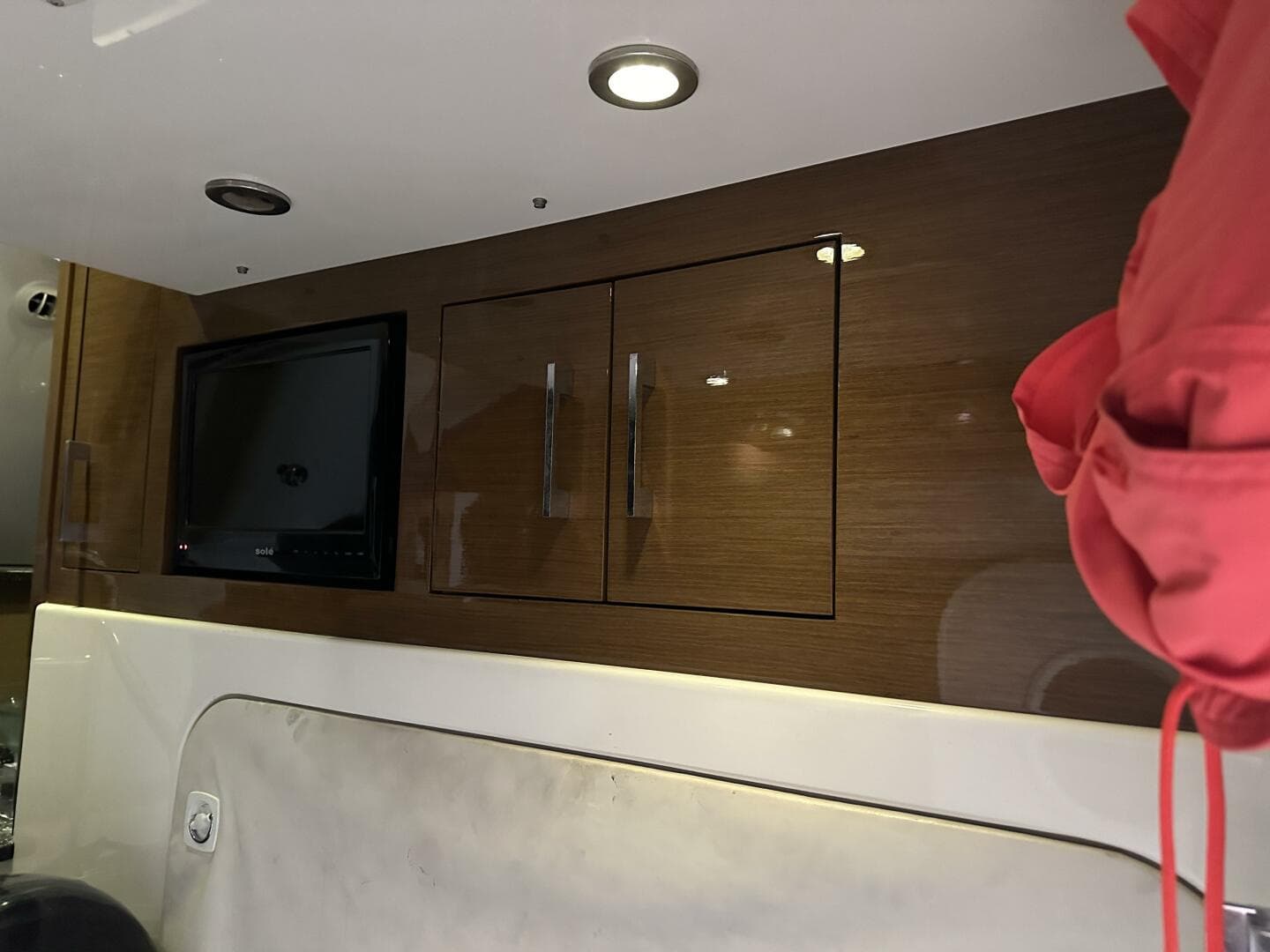 2013 Marquis 630 Sport Yacht — photo 33