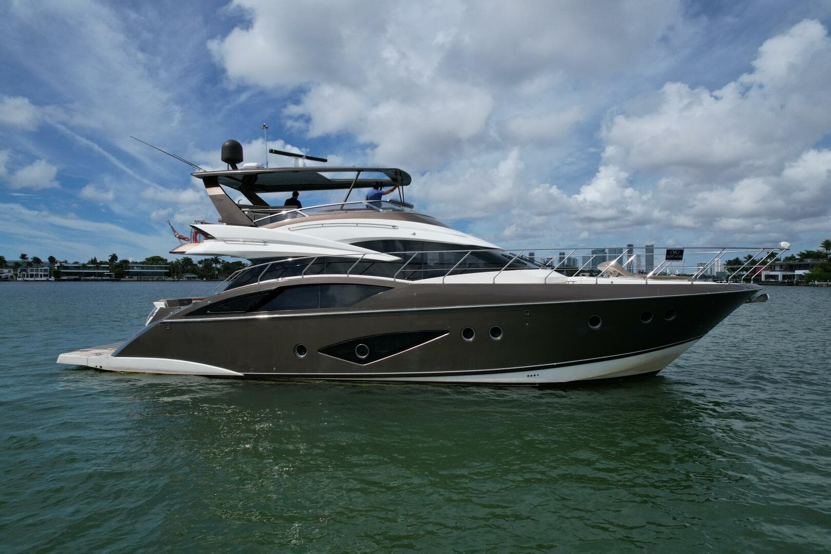 2013 Marquis 630 Sport Yacht — photo 3