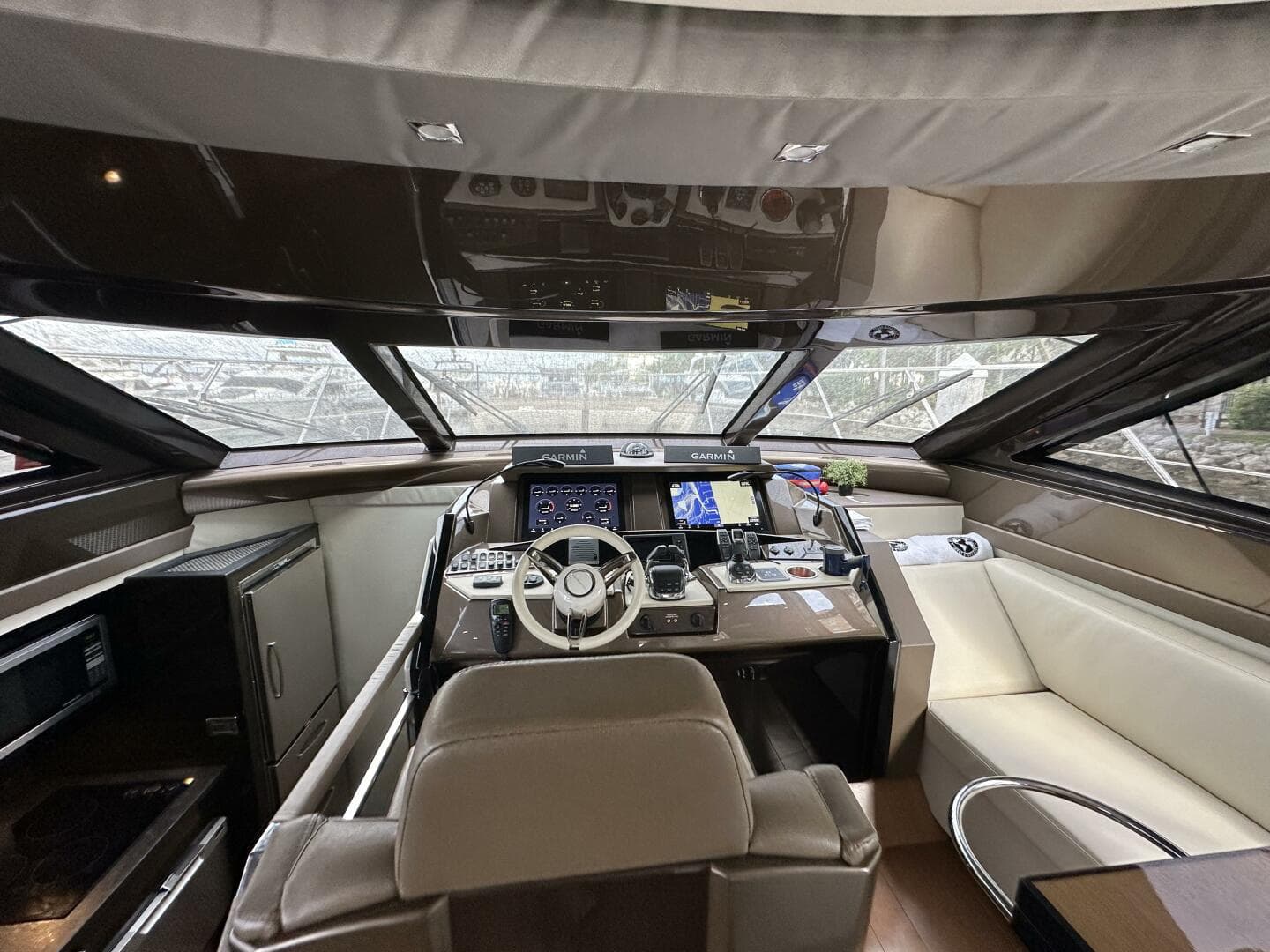 2013 Marquis 630 Sport Yacht — photo 24