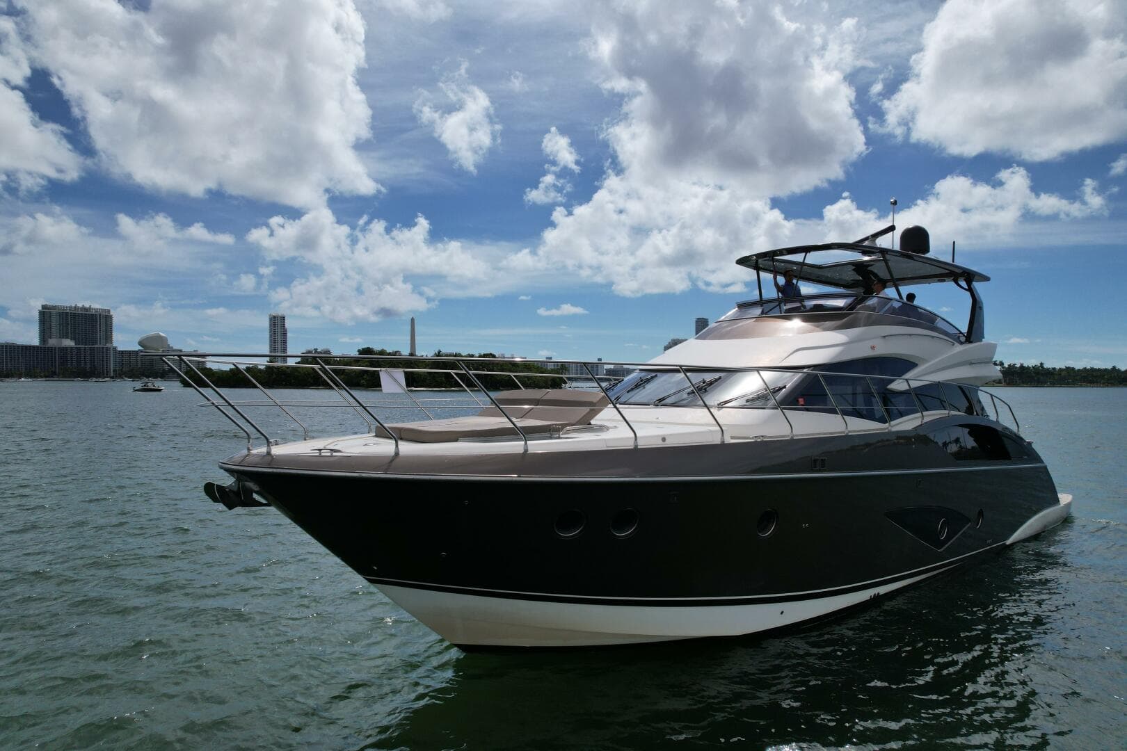 2013 Marquis 630 Sport Yacht — photo 4
