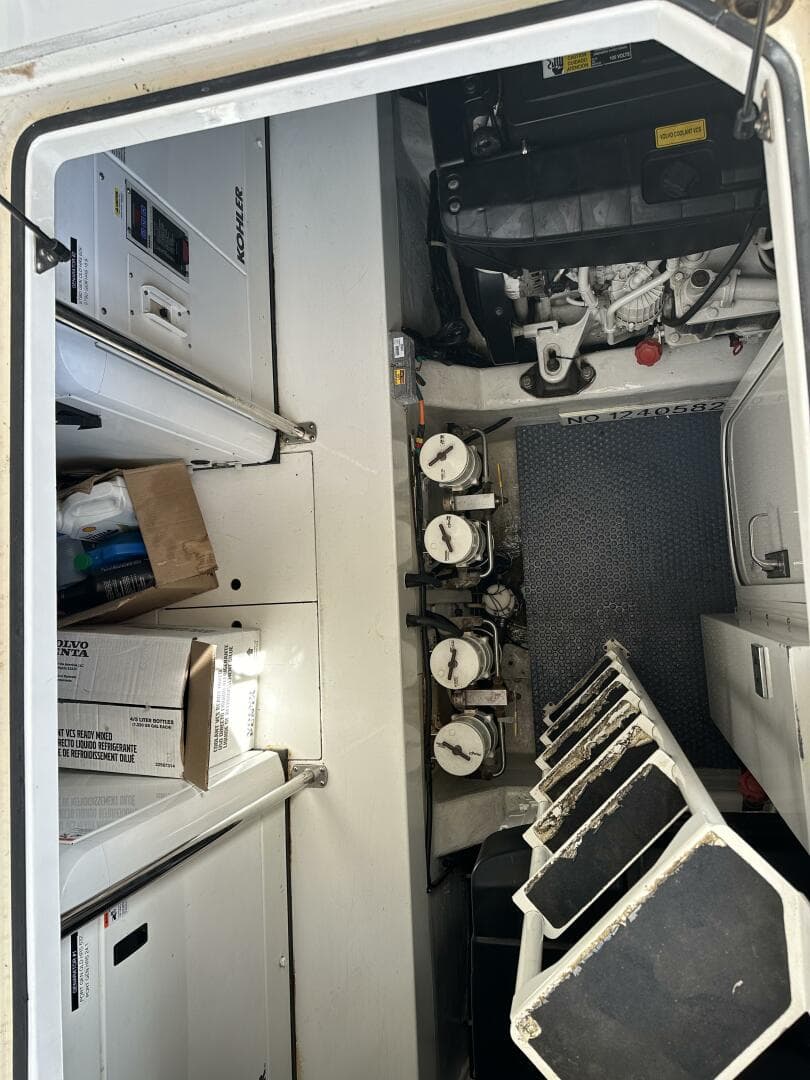 2013 Marquis 630 Sport Yacht — photo 46