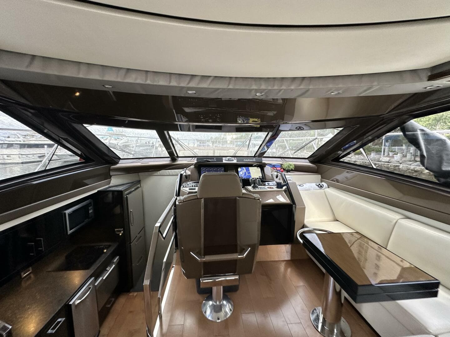 2013 Marquis 630 Sport Yacht — photo 23