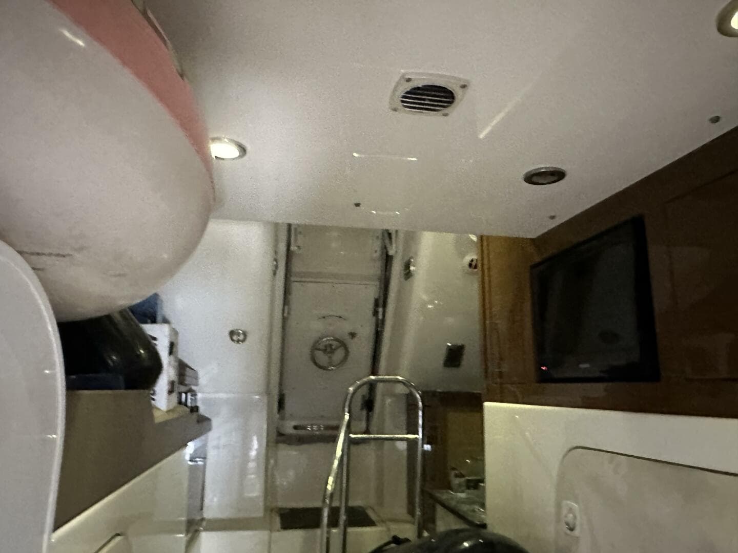 2013 Marquis 630 Sport Yacht — photo 36