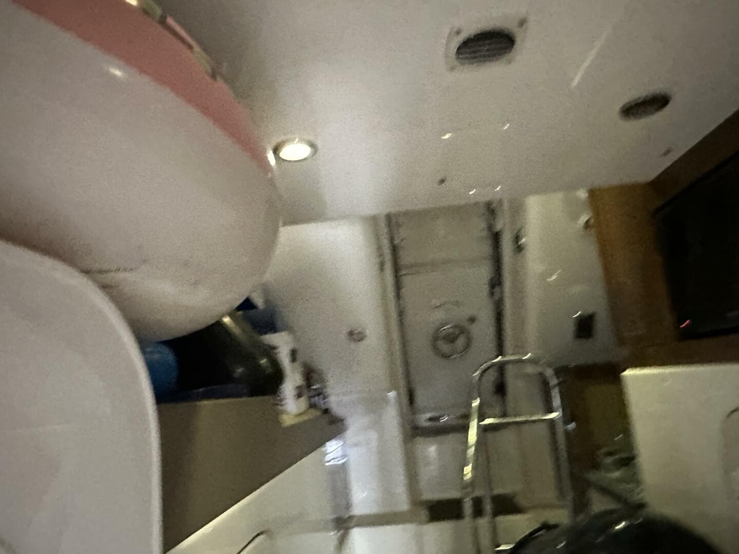 2013 Marquis 630 Sport Yacht — photo 37