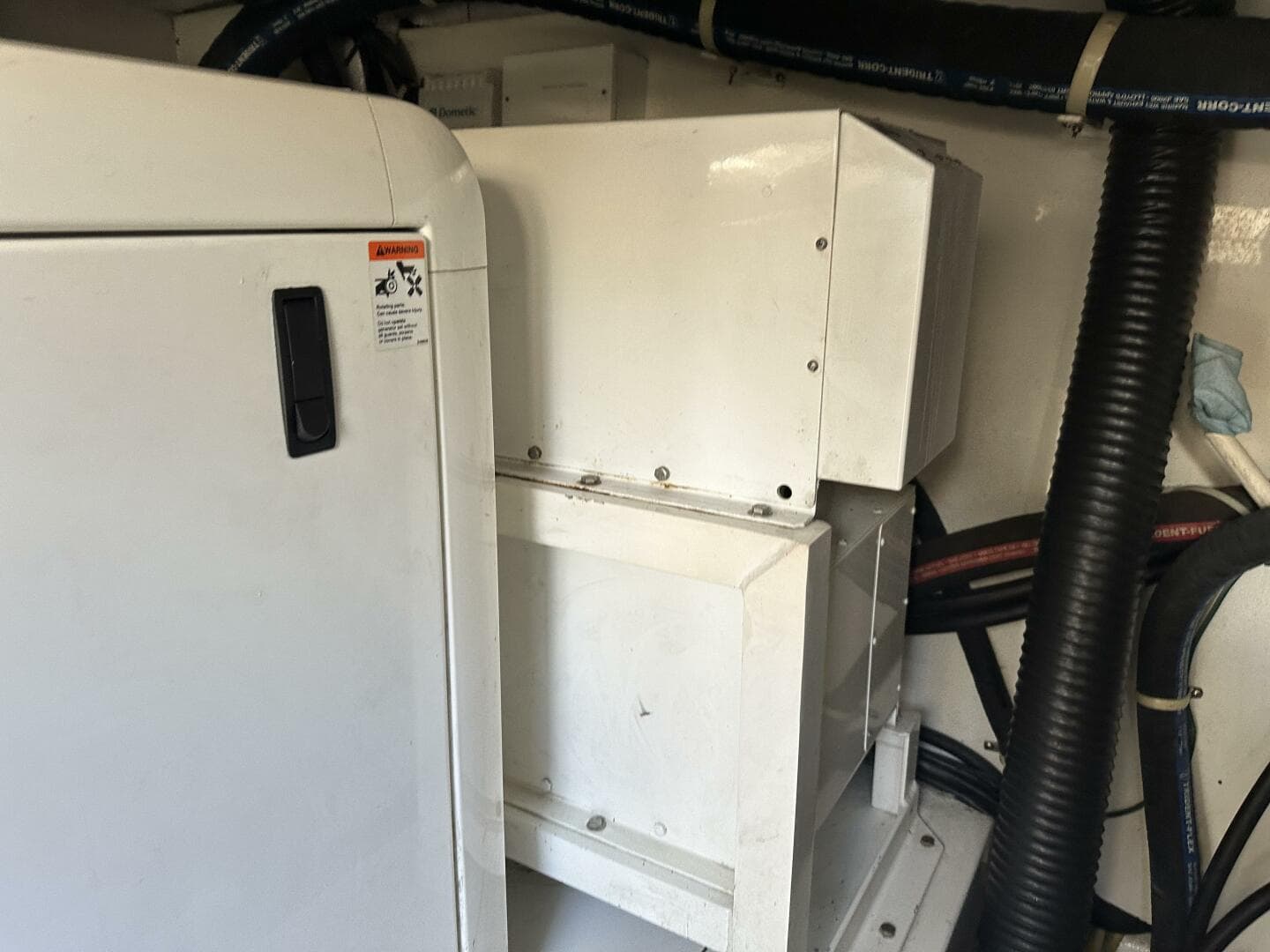 2013 Marquis 630 Sport Yacht — photo 53